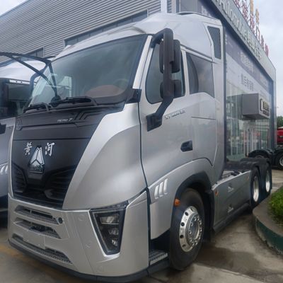 Camión tractor diesel con motor de par con certificación de neumáticos GCC y ≤5 asientos