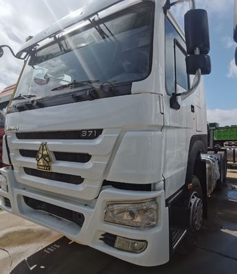 Semiremolque de remolque 371HP HOWO Tractor de trabajo pesado con tanque de combustible de 1000L Euro2/Euro3/Euro4