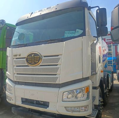 Camión mezclador de hormigón usado de bajo kilometraje con caja de carga de acero al carbono y cabina de aire acondicionado