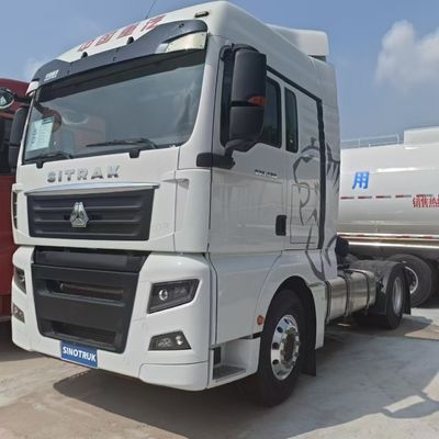 Sinotruck Tractor Truck Ventas 400L Tanque de combustible y asiento de aire para requisitos personalizados