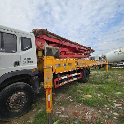 El camión de la bomba de Dongfeng y el chasis de Sinotruk La combinación definitiva para el bombeo de agua