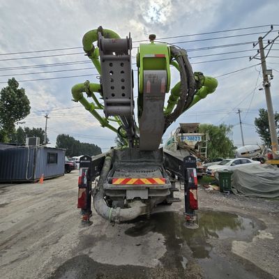 Chasis de camión de bombeo de alta potencia 8*4 con dirección asistida hidráulica y neumáticos