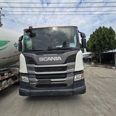 Chasis Sinotruk piezas de equipos pesados neumático y pedido personalizado con dirección