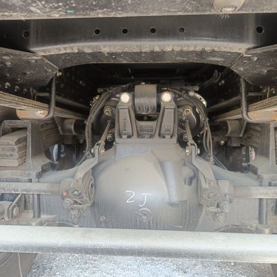 Tipo de descarga usado Estilo de elevación frontal Chasis de camión de descarga pesado en buenas condiciones