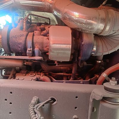 Sinotruk 6X4 camión con neumáticos con certificación ISO y dirección hidráulica