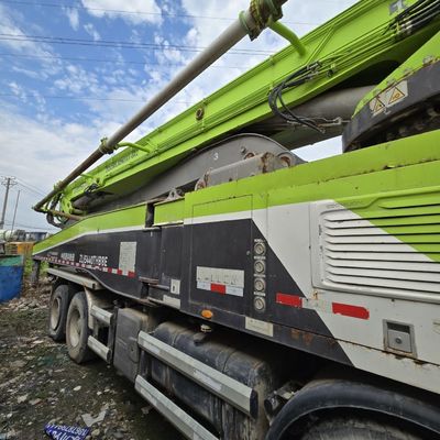 Chasis Sinotruk personalizable de 21-30 t con dirección asistida y neumáticos