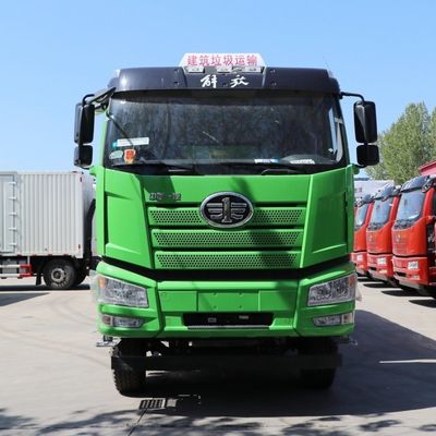 Diseño de neumáticos sin tubos Sinotruk HOWO 8X4 camión de remate para Nigeria África Fabricantes