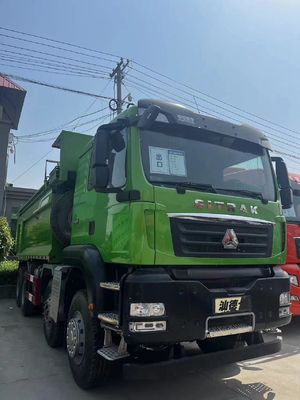 Camión de descarga Sinotruk con motor y asientos de carga pesada de capacidad ≤5 Capacidad del motor 4-6L