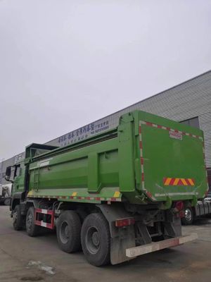 Camión de descarga Sinotruk con motor y asientos de carga pesada de capacidad ≤5 Capacidad del motor 4-6L