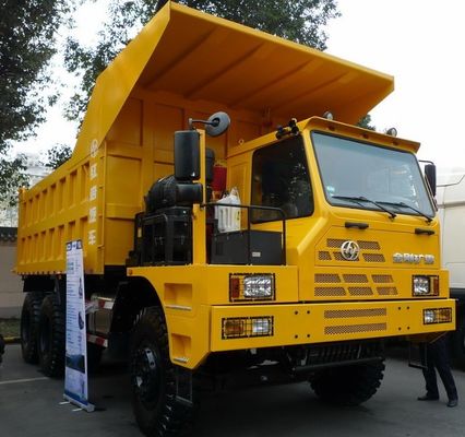 Un camión de 16 toneladas con 351-450 caballos de fuerza y cabina de aire acondicionado