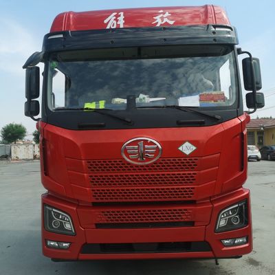 Caja de carga de acero al carbono FAW Jh6 LNG camión tractor de 530 CV con asiento de suspensión aérea