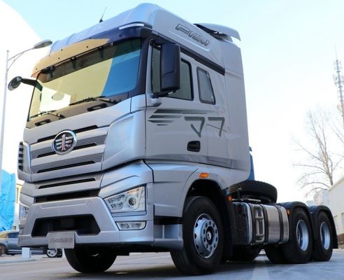 Vehículo de remolque de tractor 6x4 de uso pesado con asiento de suspensión aérea y dirección hidráulica