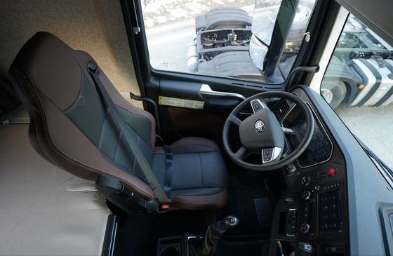 Vehículo de remolque de tractor 6x4 de uso pesado con asiento de suspensión aérea y dirección hidráulica
