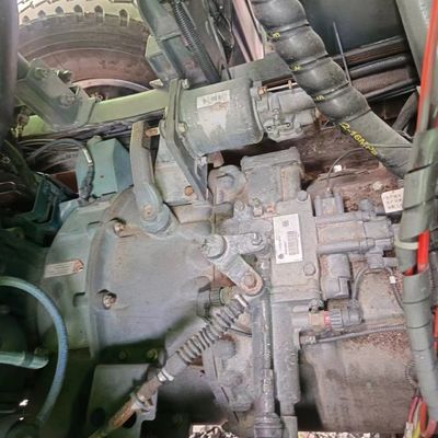 Transmisión manual 6×4 Usado HOWO Chasis Sinotruk Camión de descarga con operación flexible