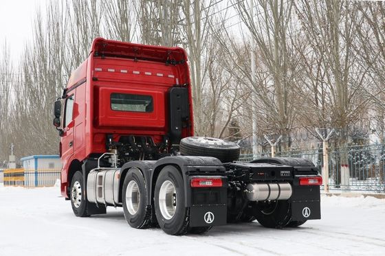 Cisterna de combustible de 600L camión de descarga pesado con suspensión aérea tractor con transmisión manual