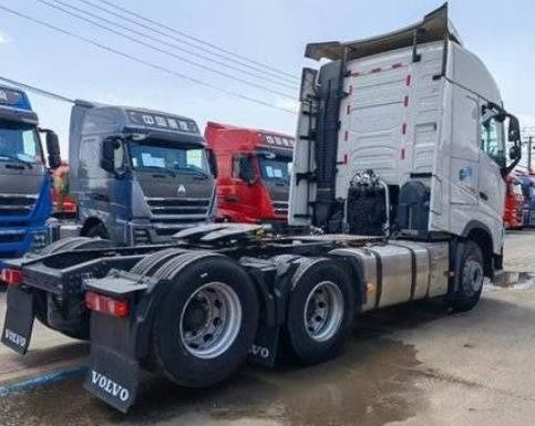 Volvo prime s Tractor usado mejorado a 460 CV 6X2r Nacional V con dirección hidráulica