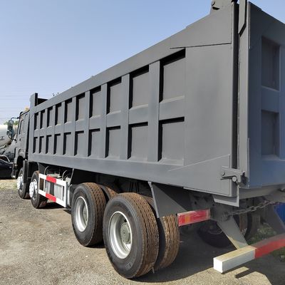 Euro 5 Sinotruck Rhd HOWO 6X4 371HP 30t 40t 50t Camión con remache con características personalizadas