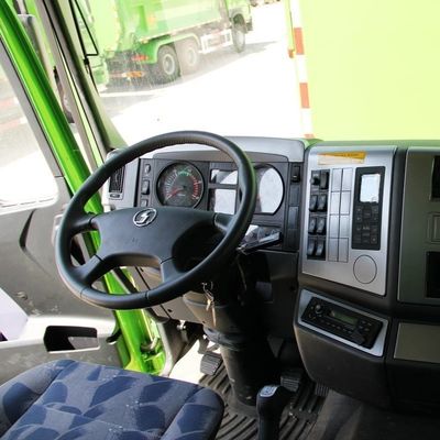 Personalización para el chasis Sinotruk de trabajo pesado Recuperado camión de basura Scaman F3000 6X4