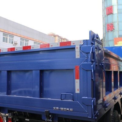 Camión de servicio sinotruk de tipo de descarga con dirección hidráulica y neumáticos
