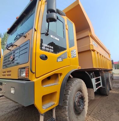 Dispersor de carga pesada con transmisión manual en chasis Sinotruk con dirección asistida por potencia
