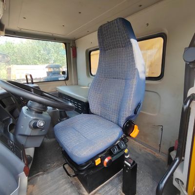 Dispersor de carga pesada con transmisión manual en chasis Sinotruk con dirección asistida por potencia