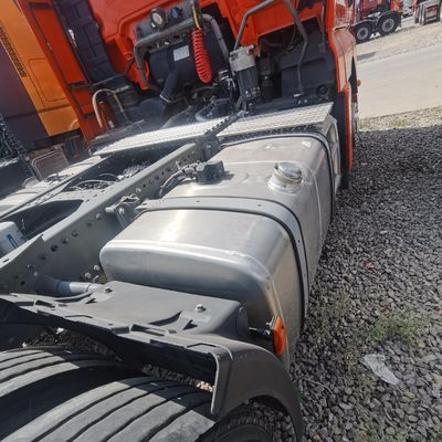 Remolque de semirremolque con Shacman 6X4 Tractor de carga pesada tirador y tanque de combustible de 1000L
