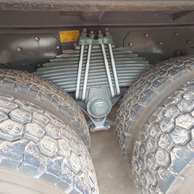 Estilo de elevación delantera Sinotruk HOWO 6*4 camión de descarga para transporte de carga pesada