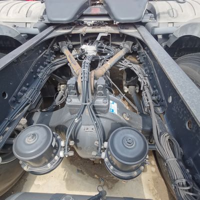 Chasis de descarga con sistema de dirección hidráulica asistida por potencia y capacidad del motor de 4-6L