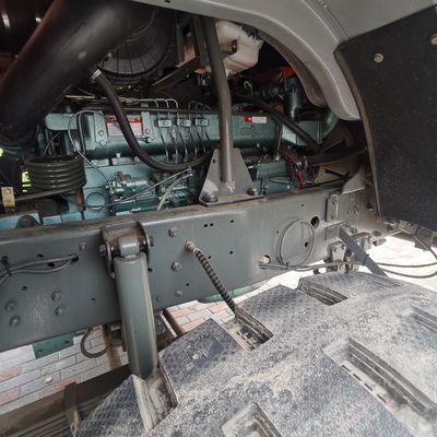 Sinotruk Chasis 6X4 camión de descarga con neumáticos y dirección hidráulica 351-450hp