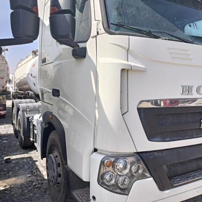Contenedor de combustible de 400L 351-450hp HOWO Modelo de camión para vehículos de transporte pesado