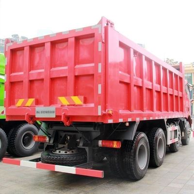 Sinotruck Camión de construcción con dirección hidráulica para aplicaciones todoterreno y mineras