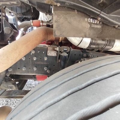 Capacidad de carga 31-40 t Diesel Auman 6X4 camión tractor para la construcción y el transporte