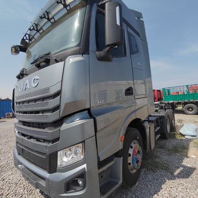 JAC 540 Camión pesado 560HP 6X4 Tractor con asiento de suspensión aerodinámica y dirección hidráulica