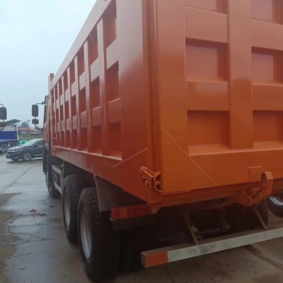 Transmisión manual Sinotruk HOWO 6X4 camión de carga pesada con sistema de dirección hidráulica