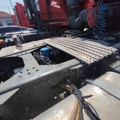 Capacidad de carga de 30 t Tipo de transmisión manual Sinotruk de trabajo pesado Chasis Tipper Truck