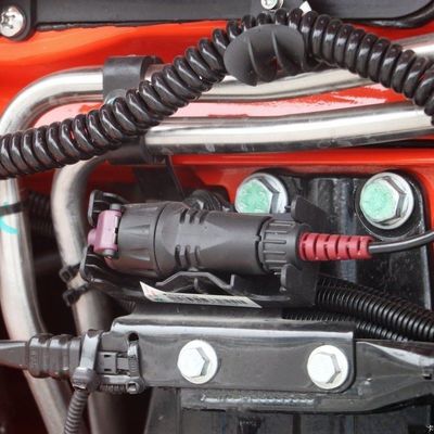 Semiremolque de remolque 6X4 camión Shacman de trabajo pesado con tanque de combustible de 1000L y asientos ≤5