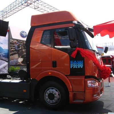 6X4 Tractor Diesel con 460 CV Camión de engranajes manuales potente y duradero Euro 3 FAW Jh6p