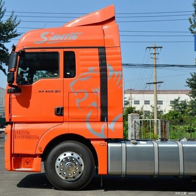 Camión Shacman con depósito de combustible de 400L y suspensión de aire