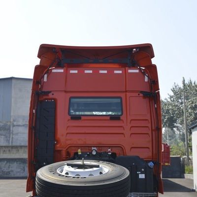 ZZ4257N3247E1H Diseño de neumáticos sin tubos Sinotruck Tractor pesado con tanque de combustible de 1000L