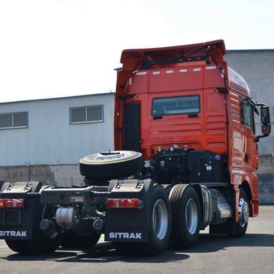 ZZ4257N3247E1H Diseño de neumáticos sin tubos Sinotruck Tractor pesado con tanque de combustible de 1000L