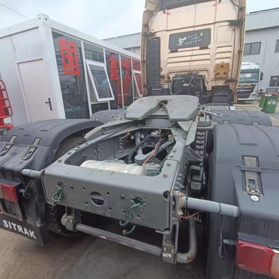 Silla de suspensión aérea 6×4 Rueda motriz 600L Camiones de remate para transporte de carga pesada