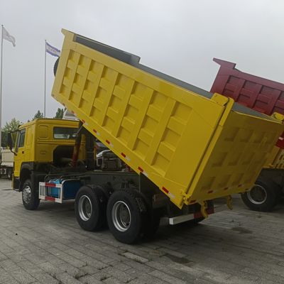 Camión de descarga usado 6X4 con transmisión manual perfecto para el transporte de mercancías