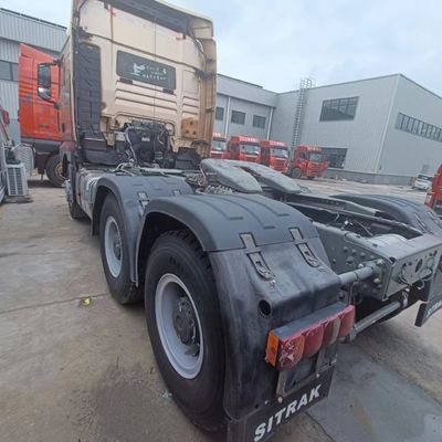 Camiones pesados de 351-450 CV con asiento de suspensión aérea y tanque de combustible de 600 L en plataforma en línea