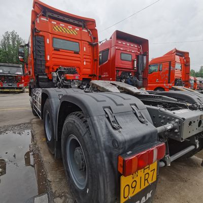 Tractor de tanque de combustible de 600L con motor de 480 CV y asiento del conductor con suspensión neumática