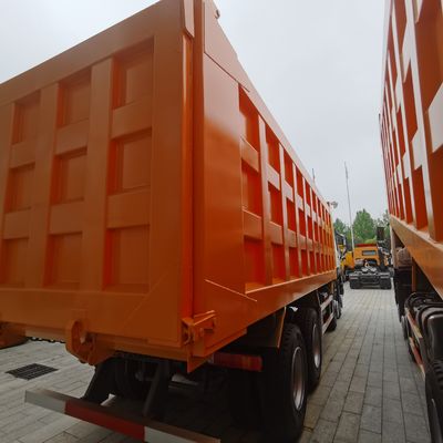 8×4 ruedas motrices Vehículo comercial Camión de descarga con asiento de suspensión de aire y tanque de combustible de 600L