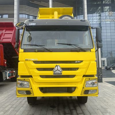 Haowo camión de carga de China de capacidad de carga 21-30t Equipado con cabina de aire acondicionado
