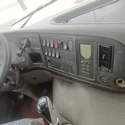 Haowo camión de carga de China de capacidad de carga 21-30t Equipado con cabina de aire acondicionado