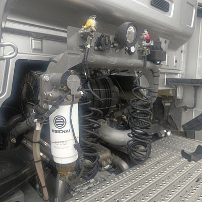 Camión tractor diesel con motor de par con certificación de neumáticos GCC y ≤5 asientos