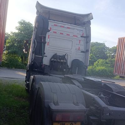 Camión diesel FAW con depósito de combustible de 400L y dirección hidráulica