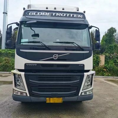 Diseño de neumáticos sin tubos Volvo Tipper Dumper con asiento de suspensión de aire Caja de carga de acero al carbono